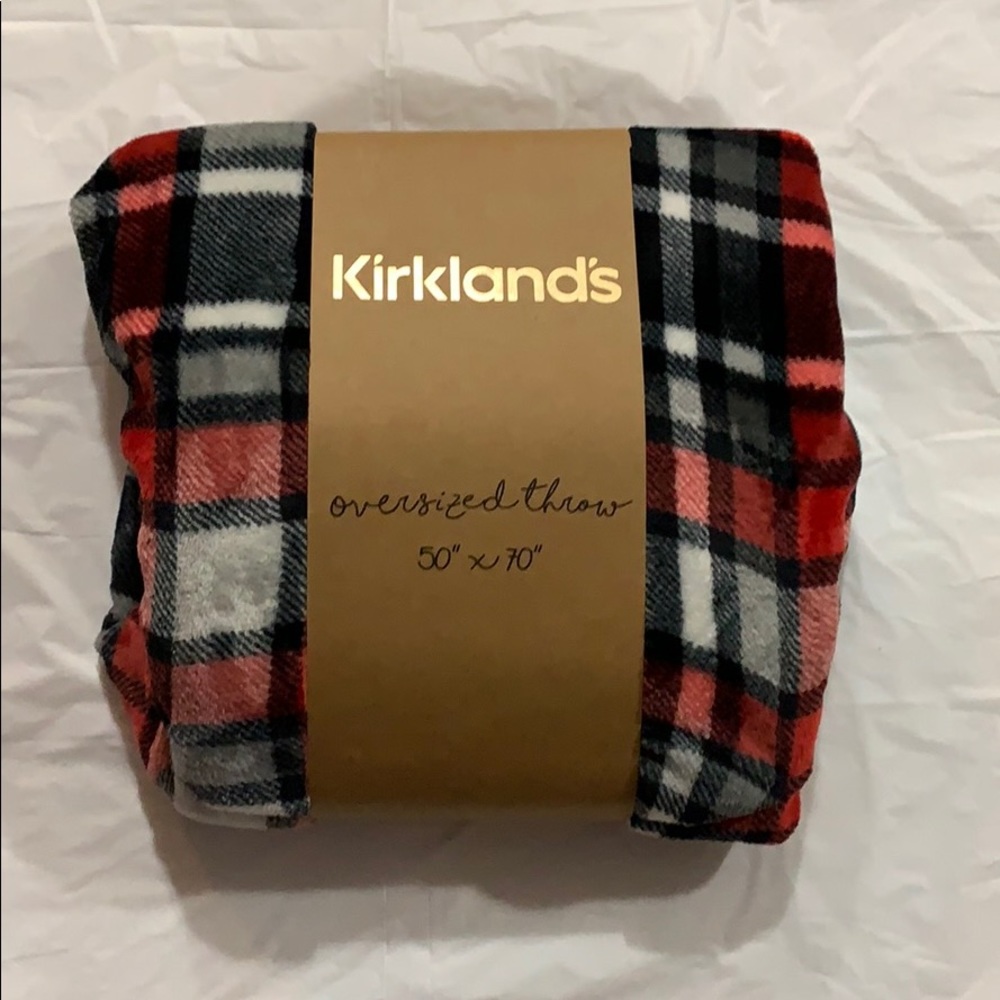 Fleece throw blanket